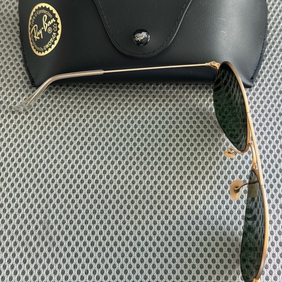 Ray Ban Aviators - Picture 3 of 3